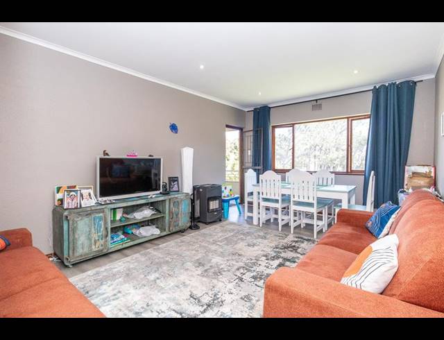 2 BEDROOM APARTMENT FOR SALE IN BERGVLIET
